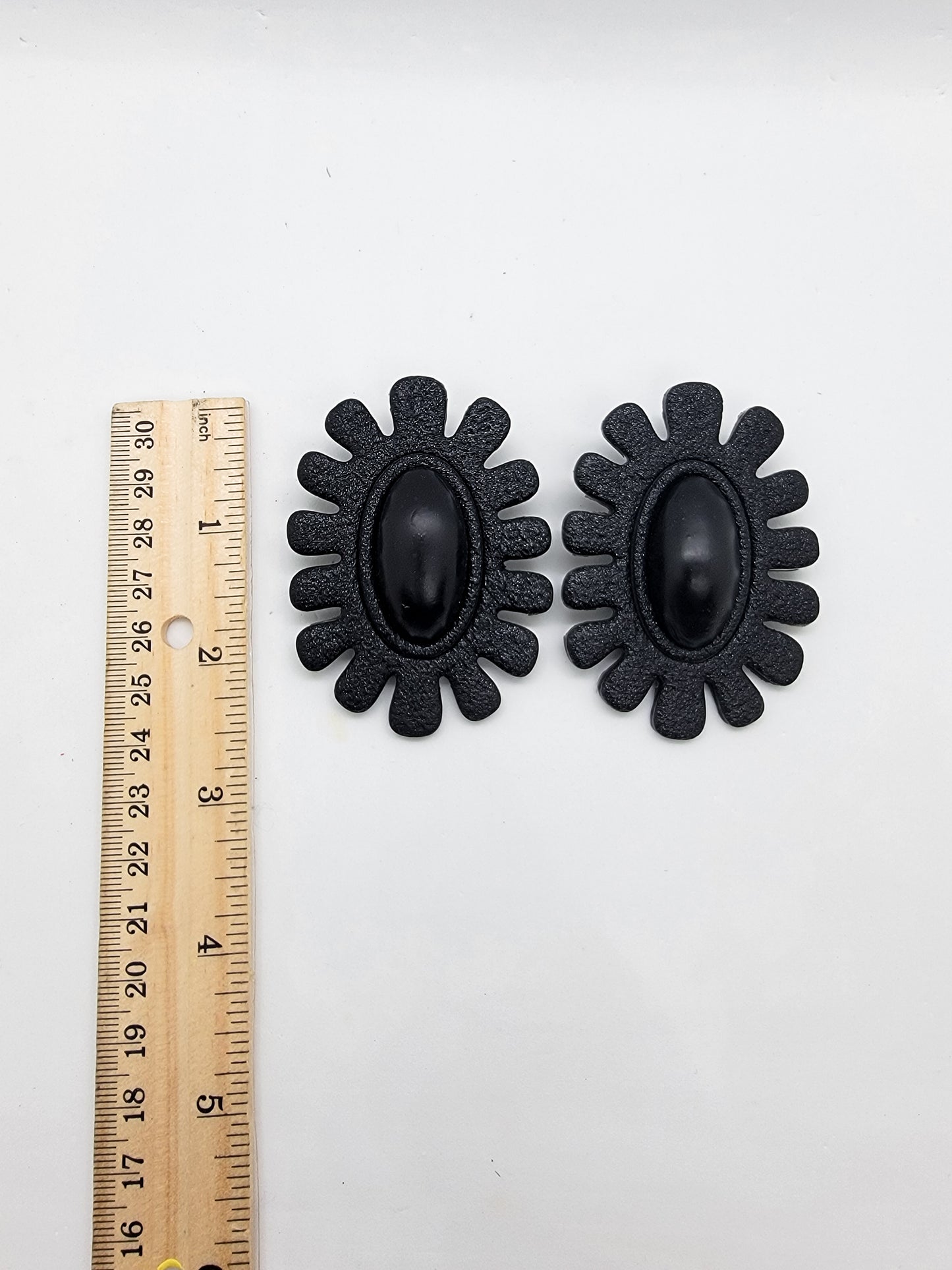 Willow Studs - Black