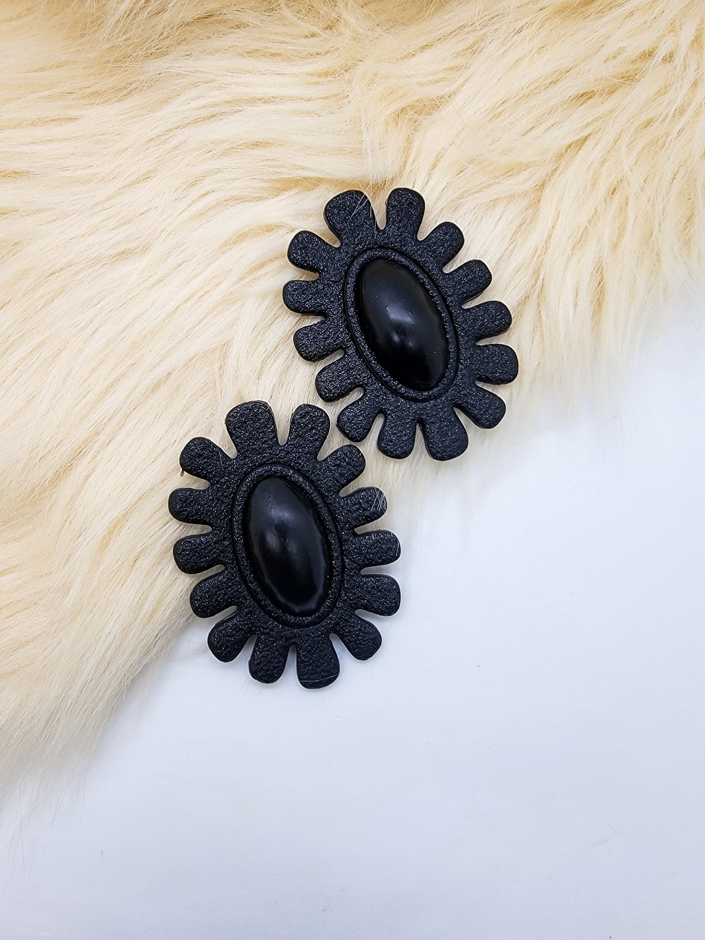 Willow Studs - Black