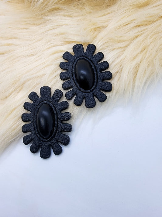 Willow Studs - Black