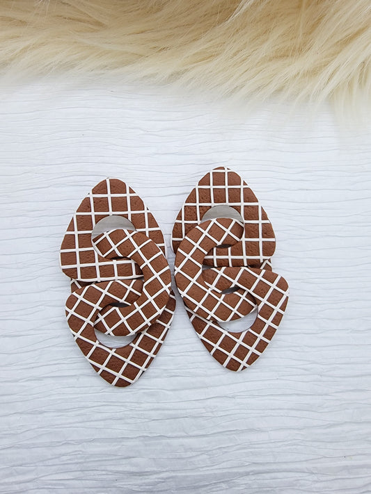 Jesse - Brown windowpane