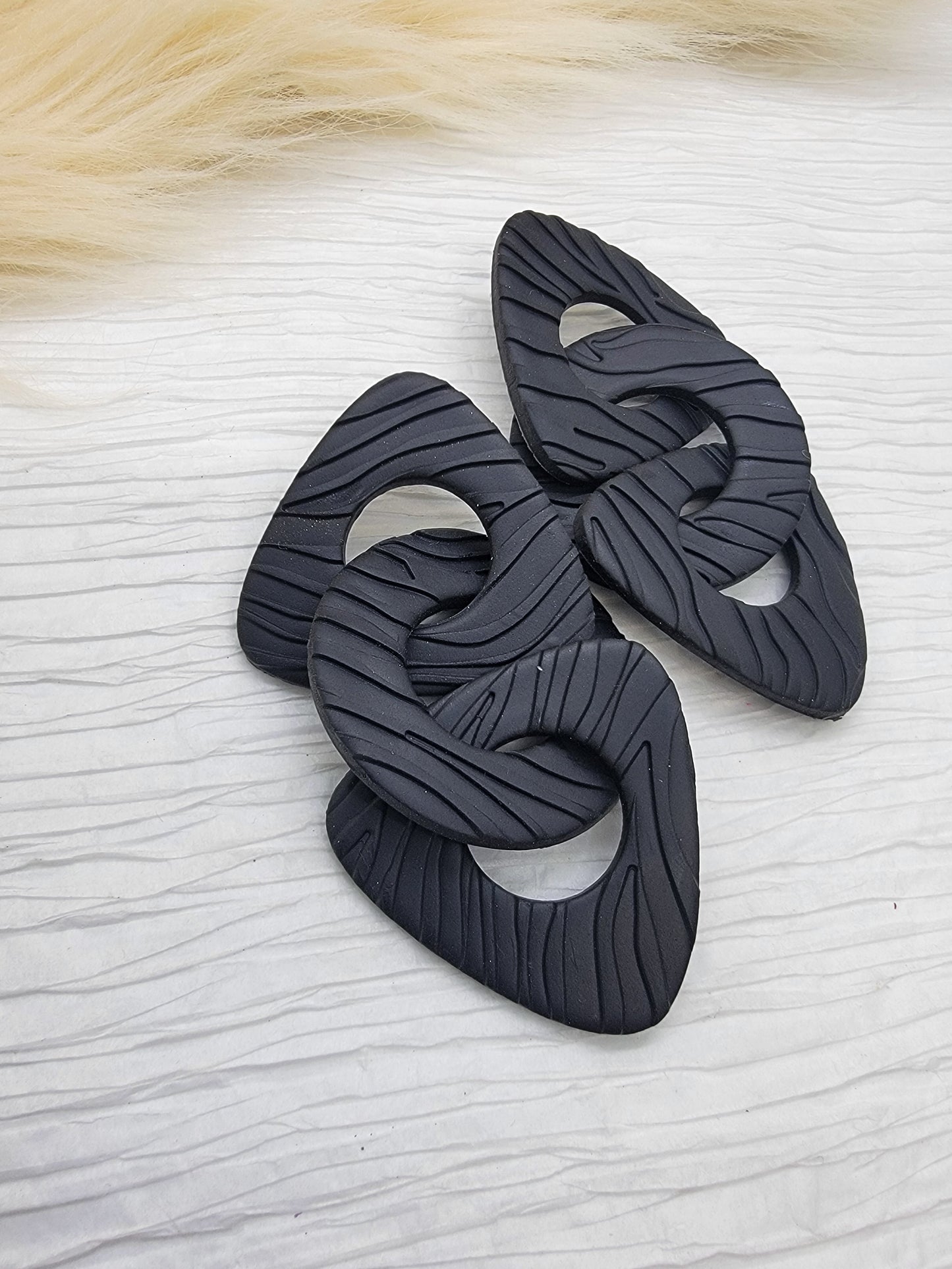 Jesse - Textured black